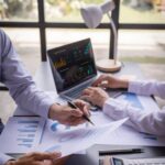 Accountants doing analysis for bookkeeping services Maurice LA